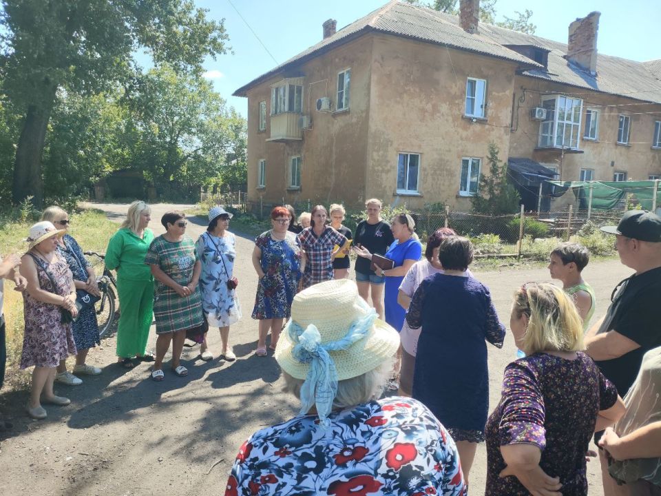 Клавдия Кульбацкая встретилась с жителями поселка «Шахта 29» Петровского района