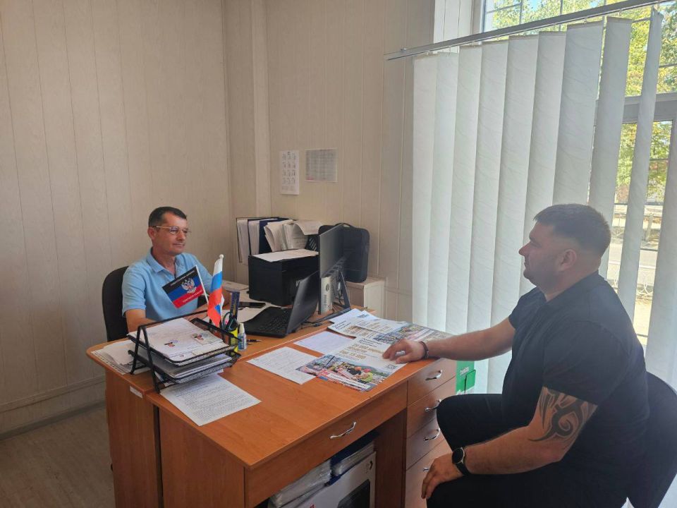 Вчера, 31.07.2025 года, депутат Мангушского муниципального совета, член фракции Всероссийской политической партии «ЕДИНАЯ РОССИЯ» в Мангушском муниципальном совете Зипа Алексей Витальевич провел встречу с представителями...