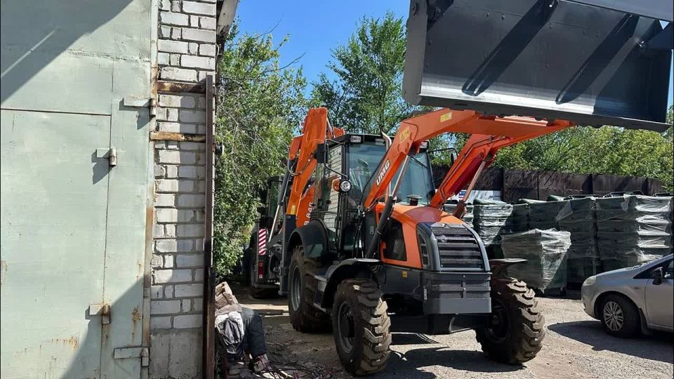 Автопарк «Донснабкомплекта» пополнился новыми экскаваторами