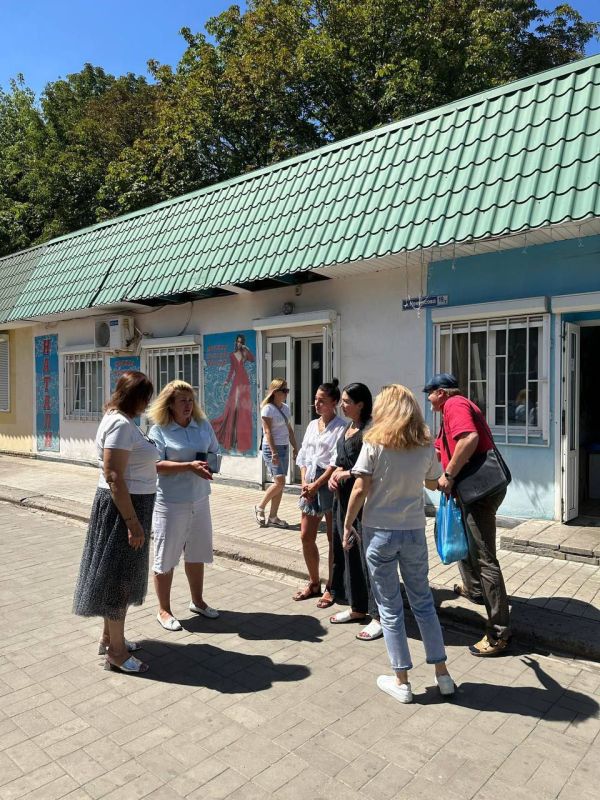 Сегодня, 1 августа 2025 года Лисовенко Каролина, заместитель главы Ясиноватского муниципального округа провела рабочие встречи с предпринимателями города