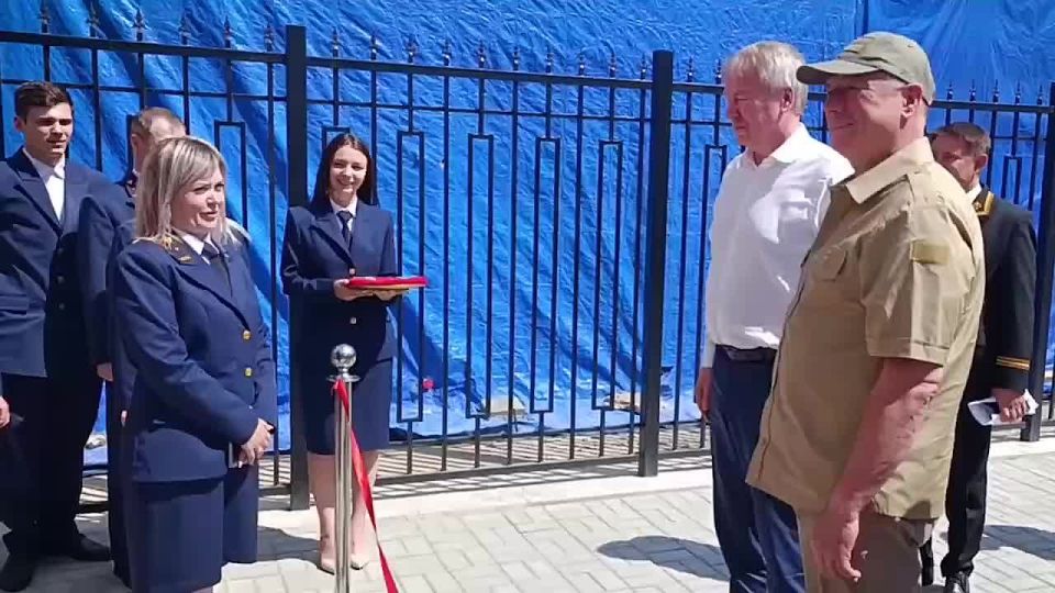 В ходе рабочей поездки в ДНР зампред Правительства РФ Марат Хуснуллин принял участие в открытии восстановленного здания суда Приморского района Мариуполя