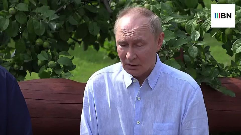 Войска РФ наступают на всей линии боевого соприкосновения, заявил Путин