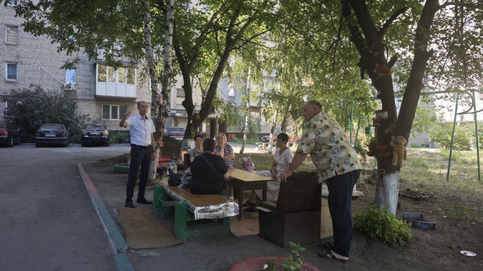 Во исполнение поручения Главы Донецкой Народной Республики Дениса Владимировича Пушилина о ведении постоянного диалога с жителями республики, 01 августа заместитель главы администрации городского округа Дебальцево Евгений...