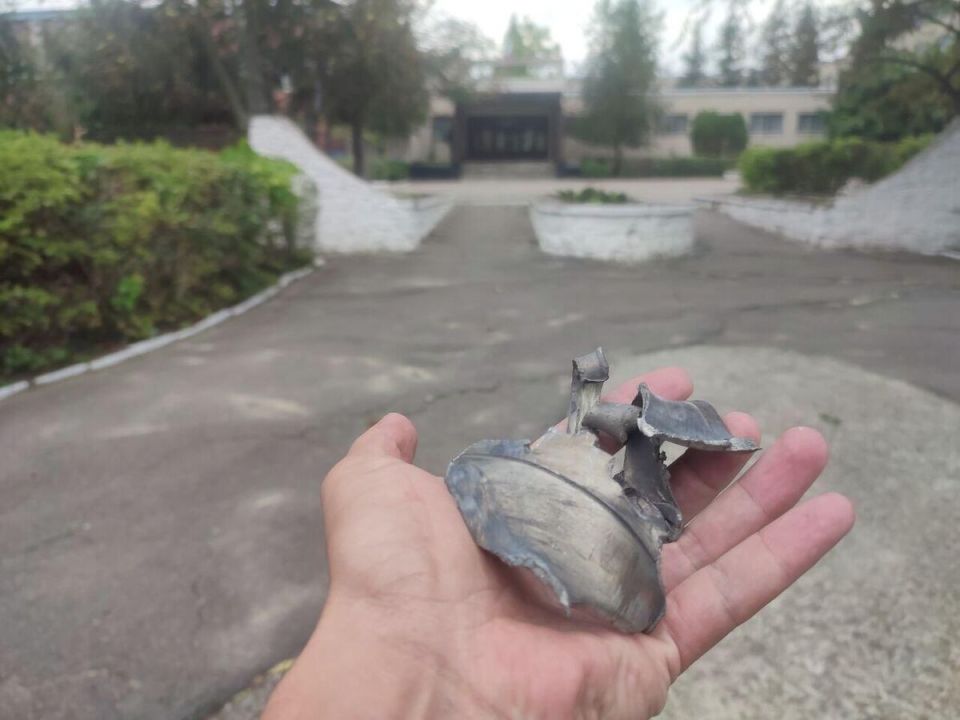 Украинские войска восемь раз за сутки обстреляли территорию ДНР