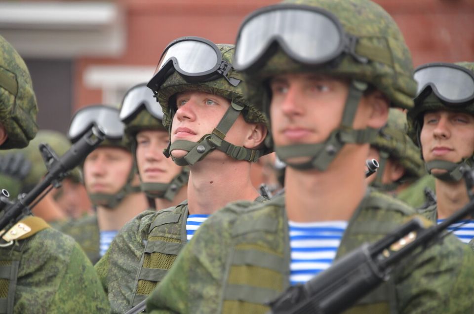 Героизм и преданность присяге. Пушилин поздравил десантников с Днем ВДВ