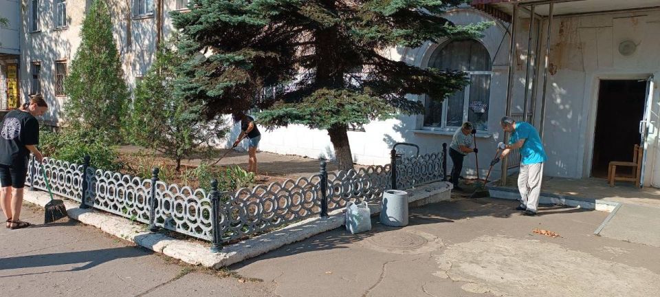 Виктория Жукова: По поручению Главы Донецкой Народной Республики Дениса Пушилина в городе Зугрэс (городской округ Харцызск) прошел масштабный субботник