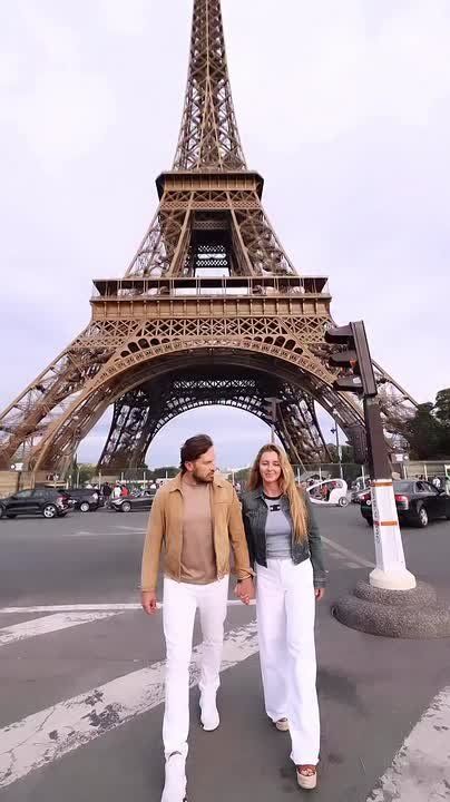 «Патриот» Ревва шикует в Париже, пока родители в Донецке едва сводят концы с концами