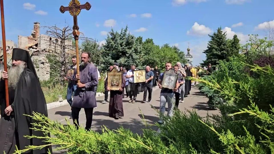 «А жизнь идет!» — как восстанавливается Свято-Успенский Николо-Васильевский монастырь, который почти 3 года находился под постоянным вражеским обстрелом