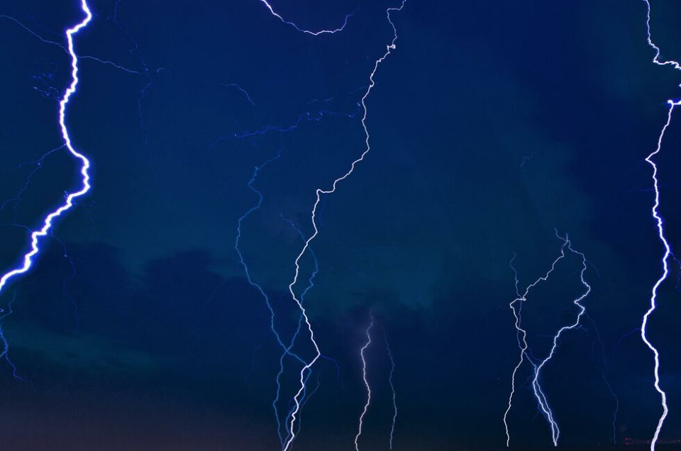 Ливни, град, гроза и высокая пожароопасность: прогноз МЧС на 3 августа