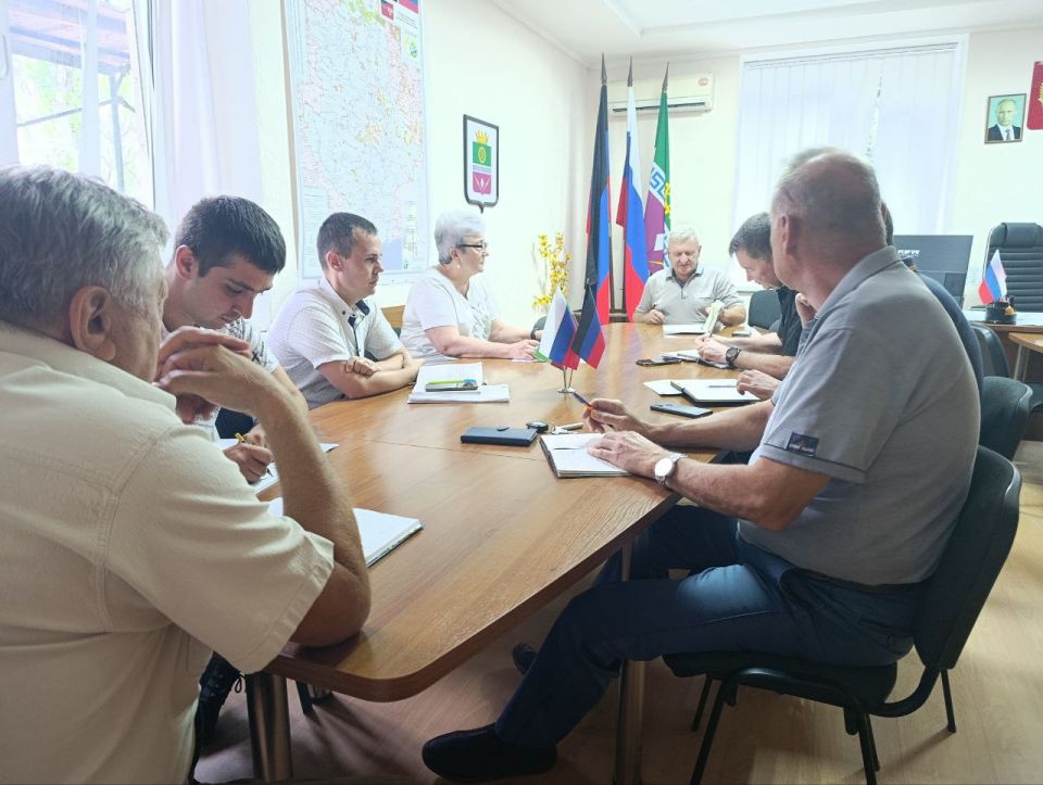 Глава муниципального образования Старобешевский муниципальный округ Николай Михайлов провел оперативное совещание по текущим вопросам