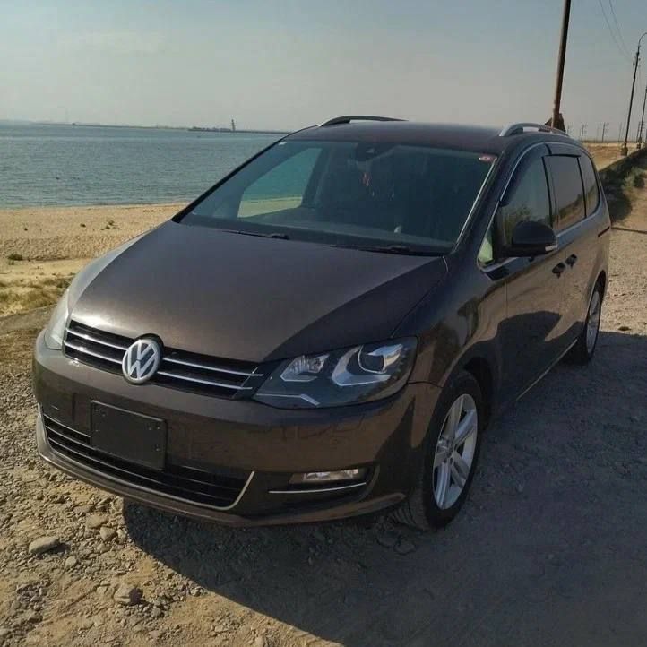 1 600 �.p. Volkswagen Sharan, 2016 �.�. 106 �.��