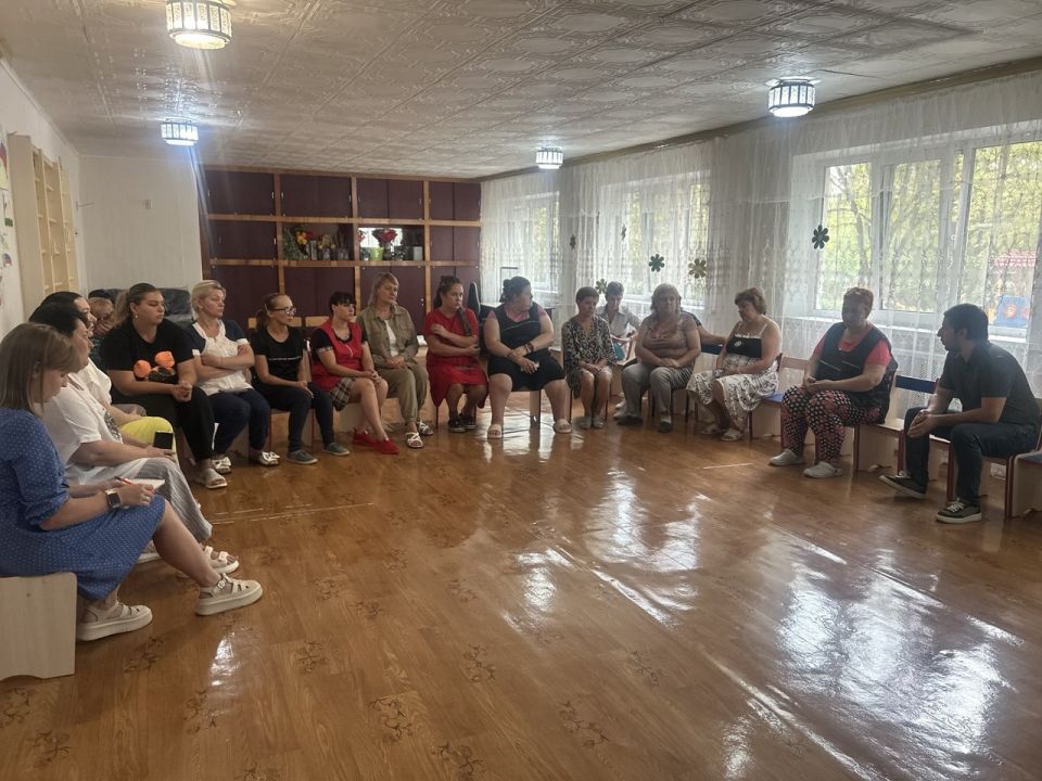 Заместитель главы Администрации Шахтерского муниципального округа встретился с трудовым коллективом в Ждановке