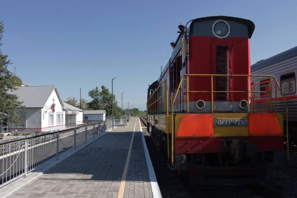 Глава Правительства Андрей Чертков поздравил железнодорожников с профессиональным праздником