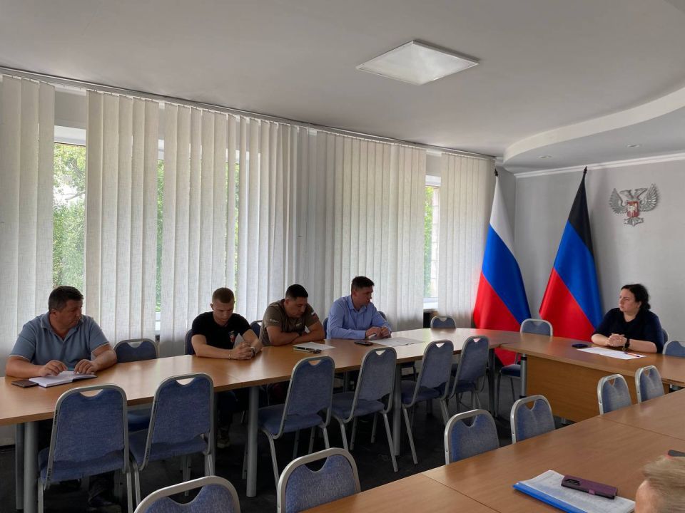 �������� ������: �������, 4 �������, ������� ��������� ����� � �.�. �������� ����� ��� ��� ���� �. ��������� ������� ���������� � ��������������� �������������� �����������, ��� ���� ����������� ����� ������� ���: