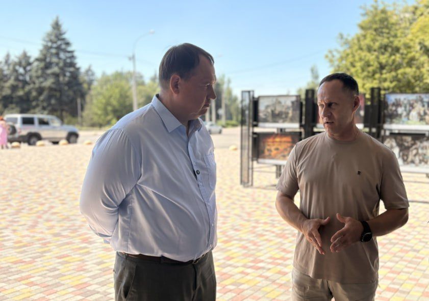 ��������� ������: 2 ������� ��������� � �������� ���������, ������������� ������������� ��������� ������� ������, � ��������� ��������� ������ ��� ����� ������������� ������� ����� ����������� � ����������