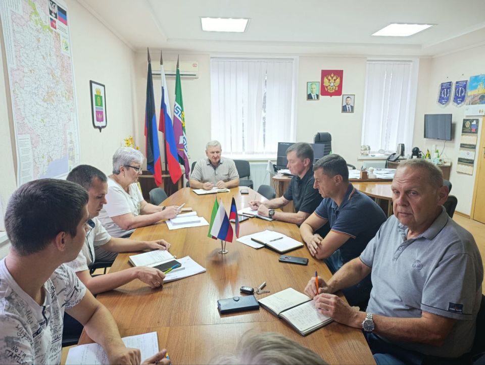 Николай Михайлов: Провел оперативное совещание по текущим вопросам