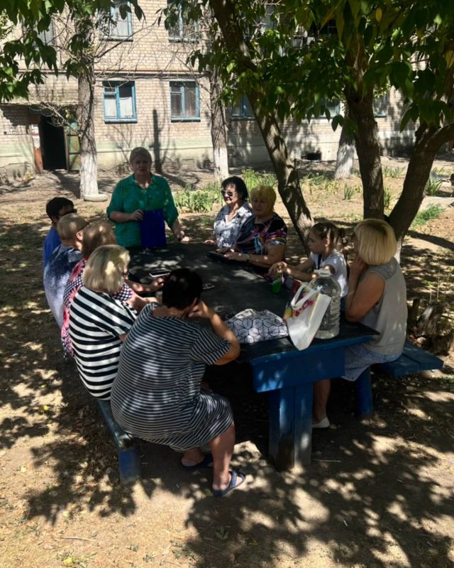 Сегодня заведующий Мирненского территориального сектора провела встречу с населением