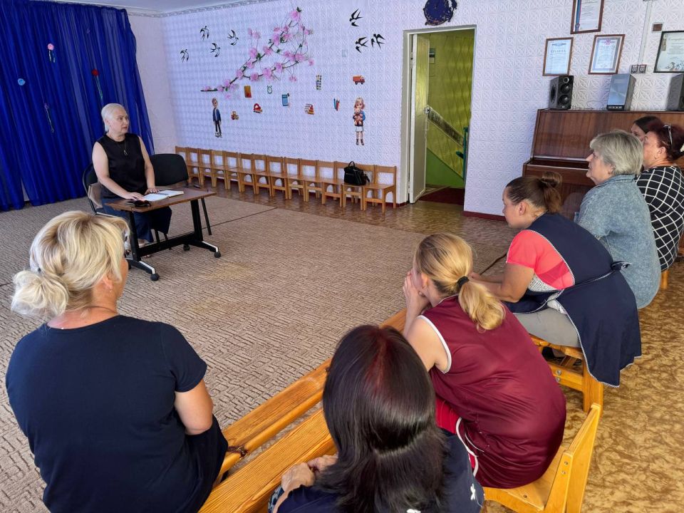 Лидер общественного мнения Римма Чернина провела встречу с сотрудниками ГКДОУ "Детский сад № 395"