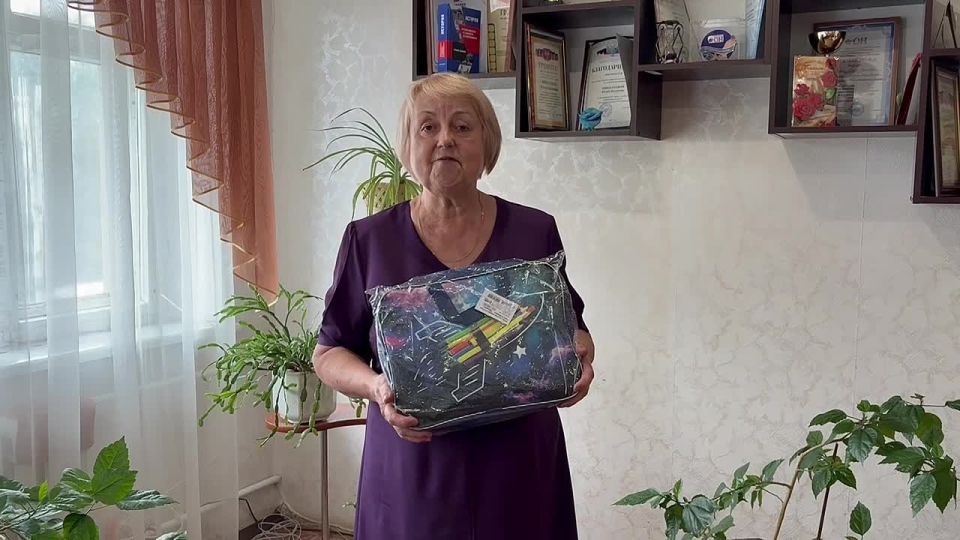 Свердловчане отправили помощь для школьников Тельмановского округа