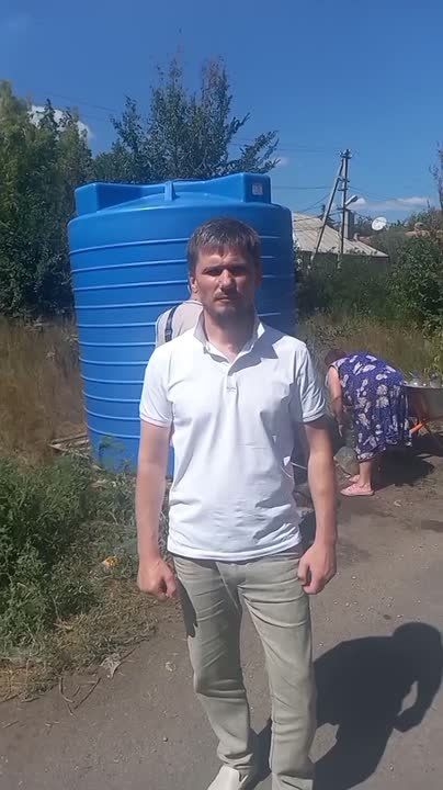 Валентин Левченко: В Киевском районе продолжается установка ёмкостей для воды по поручению Главы ДНР Дениса Пушилина