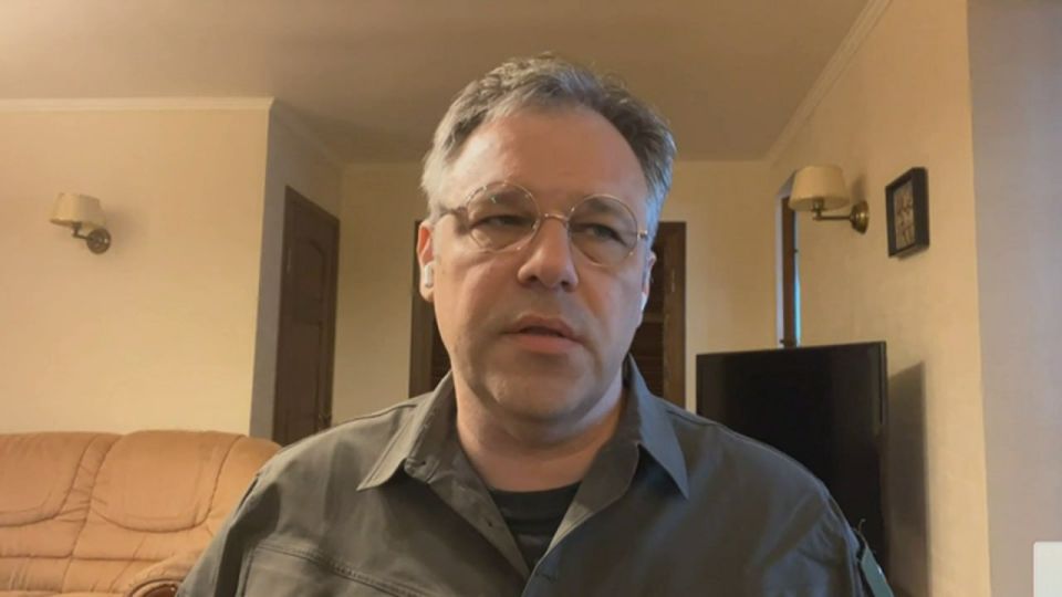 Точных данных, сколько человек удалось эвакуировать из Часова Яра, пока нет, сообщил Родион Мирошник