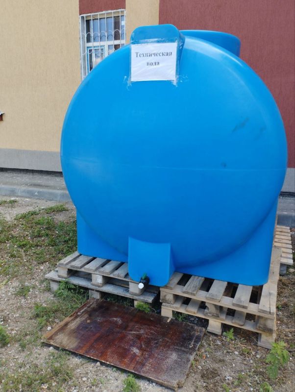 На территории Ильичевского района города Мариуполь были выявлены адреса, по которым отсутствует вода в дни подачи водоснабжения