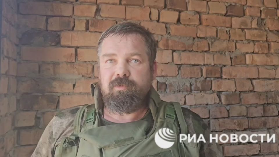 Артиллеристы-десантники 299-го полка 98-й дивизии не дают закрепиться артиллерии ВСУ у Константиновки после отхода из-под Часова Яра в Донбассе, передает корреспондент РИА Новости