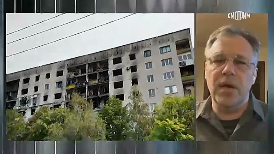 "Украинские боевики достаточно системно издеваются над мирным населением, они делят его на "свое" и "чужое", на "ждунов" и "сепаров": посол по особым поручениям МИД РФ Родион Мирошник рассказал "России 24" о преступлениях...