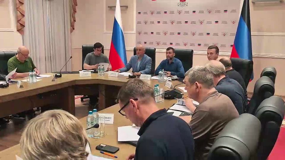 По поручению Президента России прорабатываем меры поддержки угольной промышленности Республики, сообщил Глава ДНР