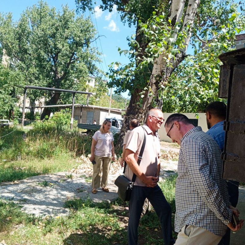 Сергей Желновач: Во исполнение поручения Главы Донецкой Народной Республики Дениса Владимировича Пушилина о ведении постоянного диалога с жителями республики, председатель Дебальцевского городского совета Сергей Шульженко...