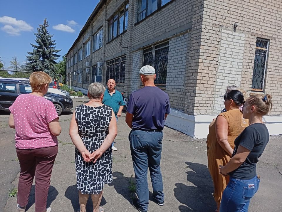 Сергей Желновач: Во исполнение поручения Главы Донецкой Народной Республики Дениса Владимировича Пушилина о ведении постоянного диалога с людьми, сегодня, депутат Дебальцевского городского совета Игорь Губанов провел встречу...