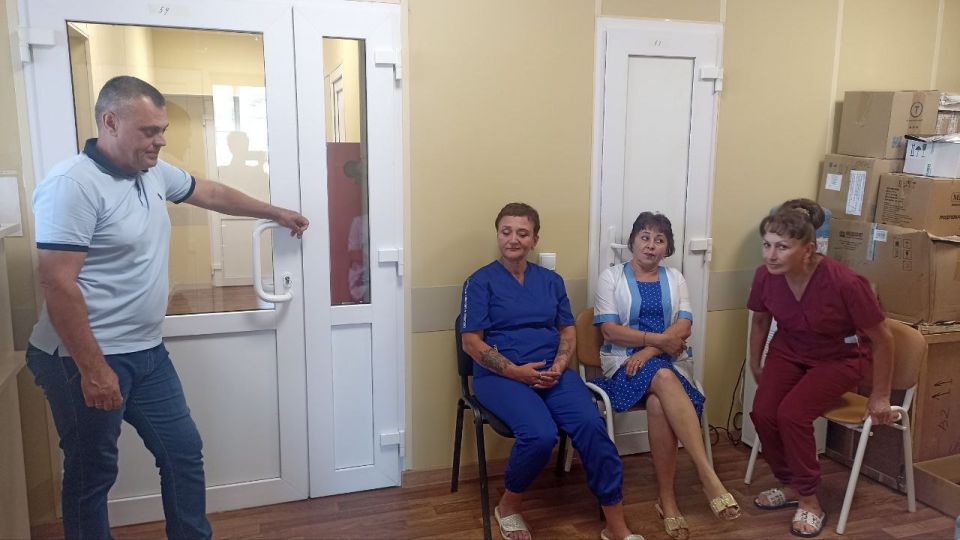 Сегодня состоялась встреча депутата Тельмановского муниципального совета Сергея Мелащука с трудовым коллективом ГБУ ДНР "Центральная районная больница Тельмановского района"