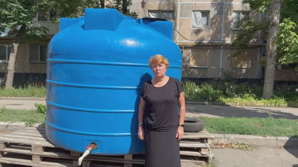 Иван Адамец: Для обеспечения жителей Куйбышевского внутригородского района технической водой, на проспекте Кремлевский, 33А установлена соответствующая ёмкость для забора воды населением