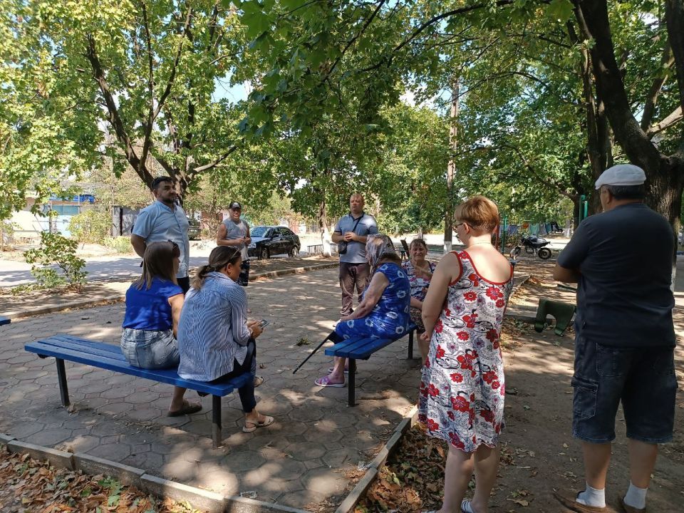 Депутат Шахтерского муниципального совета встретился с жителями Ждановки