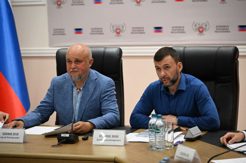 Константин Зинченко: Глава Донецкой Народной Республики Денис Пушилин провел важную встречу с Президентом Российской Федерации Владимиром Путиным, на которой были обсуждены в том числе и меры поддержки угольной...