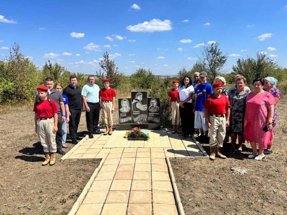 Сергей Ермаков: 6 августа вместе с депутатами городского совета и жителями возложил цветы к памятнику погибшим журналистам