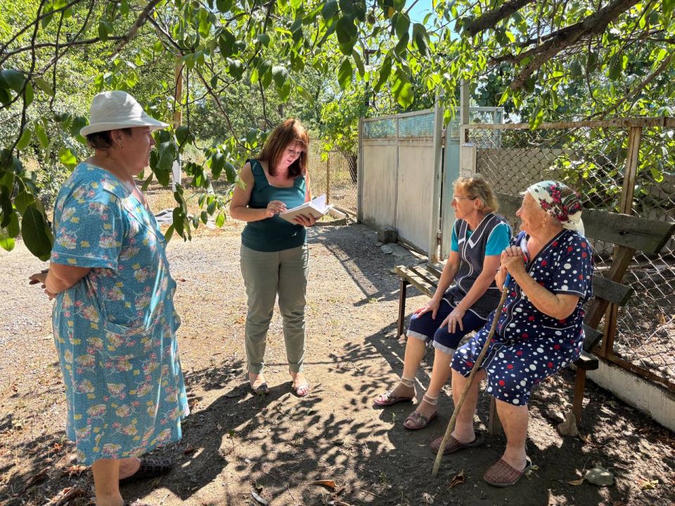 6 августа начальник Кумачовского территориального отдела Администрации Старобешевского муниципального округа Ирина Бондаренко провела встречу с населением села Шевченко