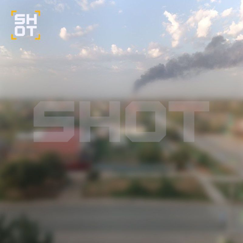 Жители послка Афипский в Краснодарском крае сообщают о взрывах и пожаре — предварительно, населнный пункт пытались атаковать украинские беспилотники