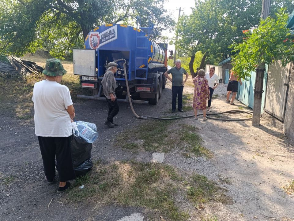 Заместитель председателя Шахтерского муниципального совета проконтролировал подвоз воды в пгт Ольховка