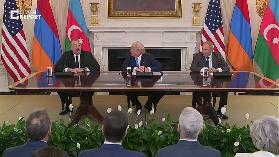 Продали и себя, и Россию: срочно, несите премию миротворца