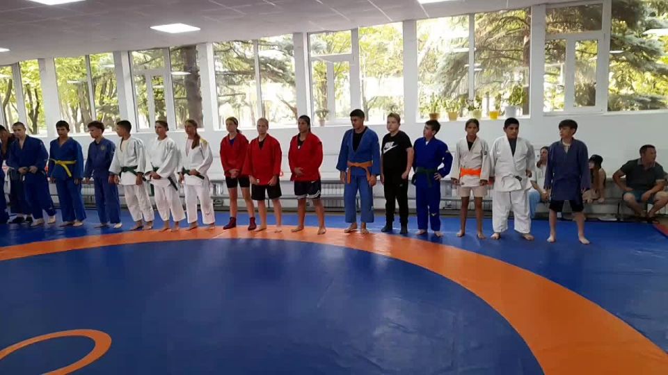 8 августа 2025 года в Володарском муниципальном округе на базе МБУ ДО "Володарская СШ " прошёл день борьбы приуроченный ко Дню физической культуре "Выбор Сильных "ВПП ЕДИНАЯ РОССИЯ