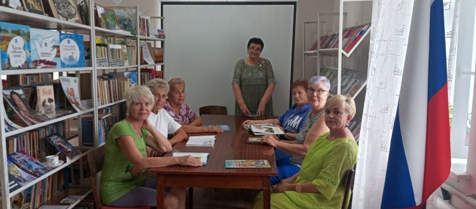 9 августа в МБУ "Новотроицкий ДК "Горняк" прошла литературная гостиная, посвященная празднику – Дню книголюбов