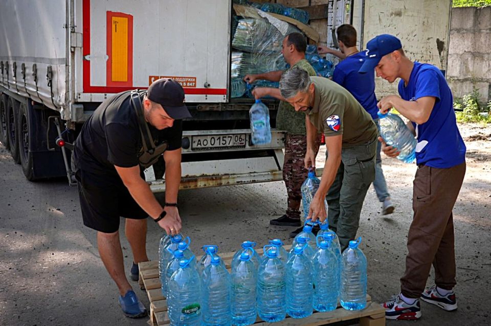 Ингушское региональное отделение Единой России направило в Донецкую Народную Республику более 20 000 литров питьевой воды