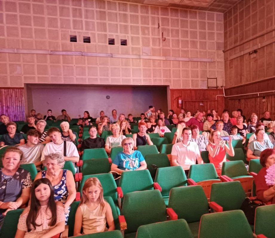 С Днём строителя!. Первый заместитель главы администрации Амвросиевского муниципального округа Борис Бутко совместно с руководителем рабочей группы региона-шефа Амурской области Мухамедом Бековым приняли участие в...