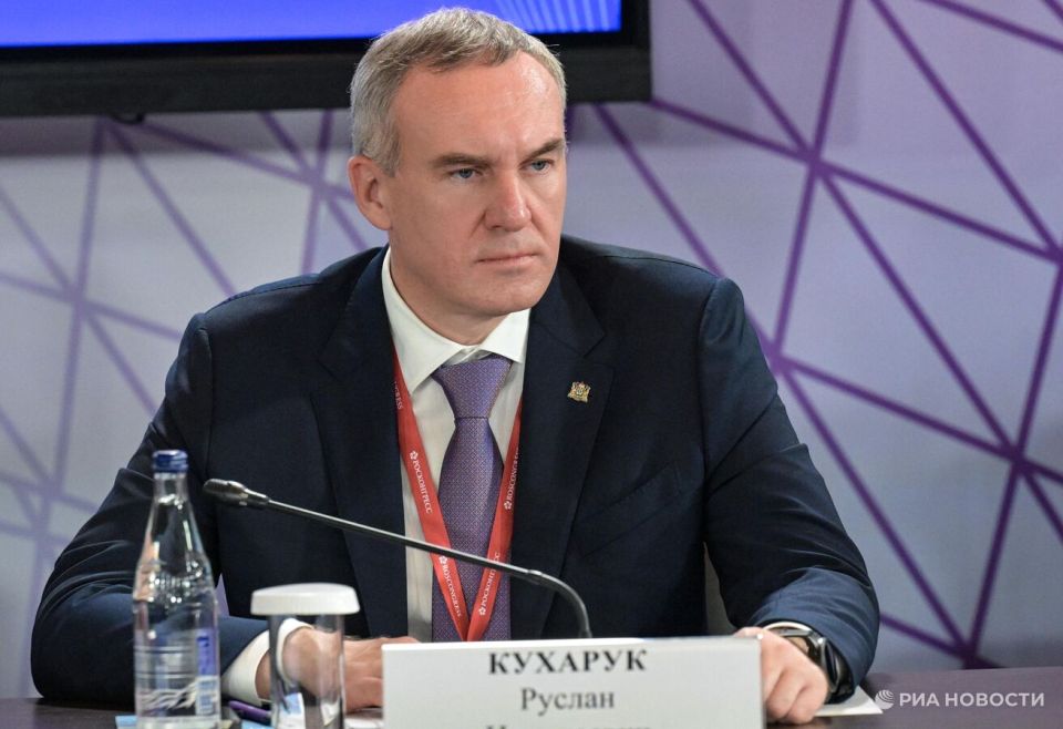 Губернатор Югры проинспектировал ремонт дома в донецкой Авдеевке