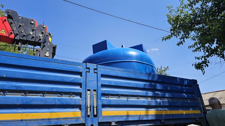 Игорь Мартынов: Присутствовал при установке ёмкостей для воды в посёлке Александровское на улицах 1-Лесная и 2-Лесная