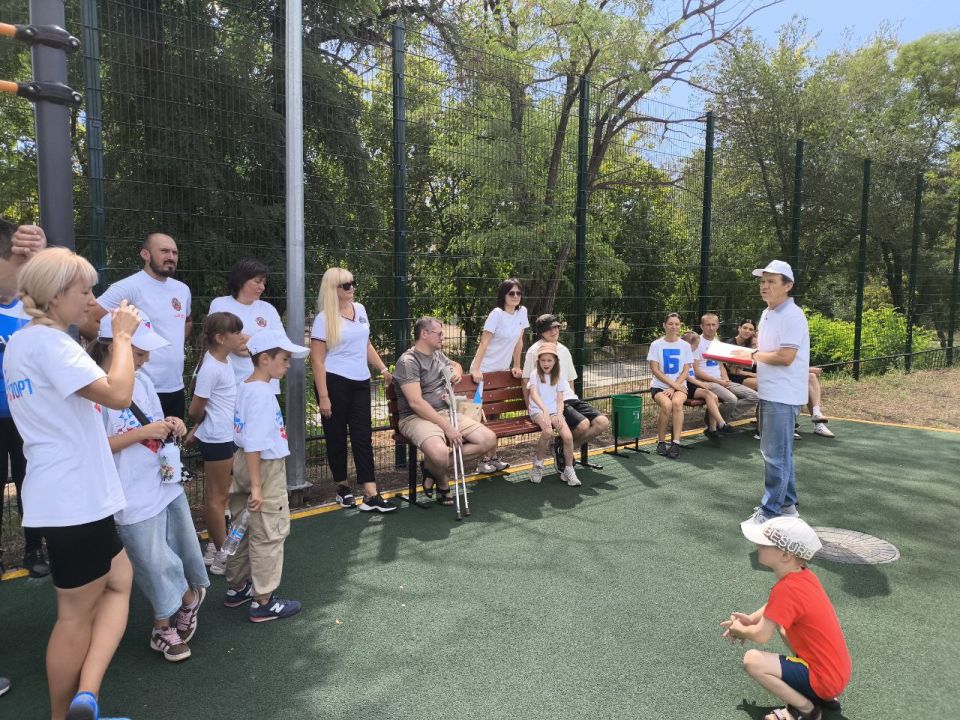 По поручению Главы ДНР Дениса Пушилина Михаил Косевич, директор Государственного бюджетного учреждения Центр физического здоровья населения «Спорт для всех», посетил Мариуполь