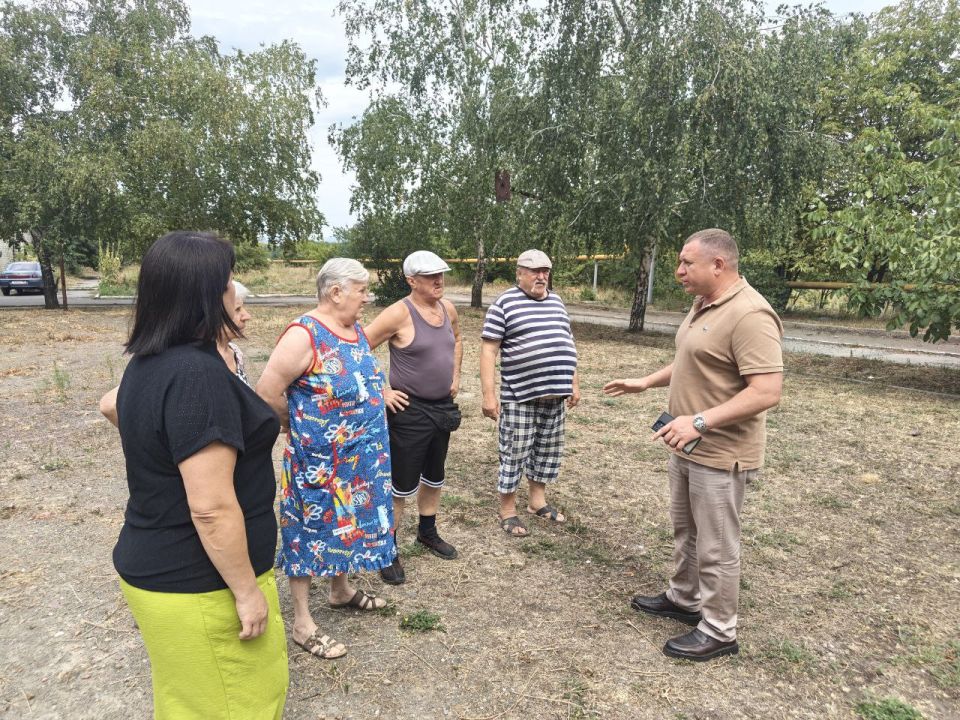 Сергей Ермаков: 11 августа провел встречу с жителями пгт Северное, проживающими на улице Минская