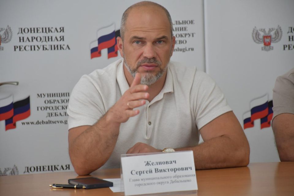 Сергей Желновач: Провел заседание муниципального штаба по вопросу здравоохранения на территории муниципального образования городского округа Дебальцево с руководителями медицинских учреждений и представителями структурных...