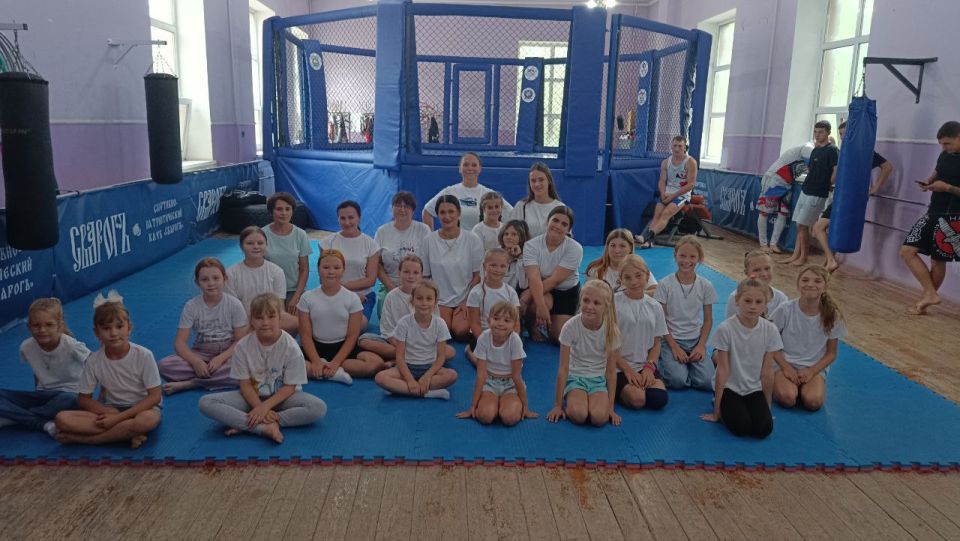 Николай Михайлов: Сегодня в поселке Новый Свет посетил спортивный флешмоб «В здоровом теле - здоровый дух» приуроченный ко Дню физкультурника в России